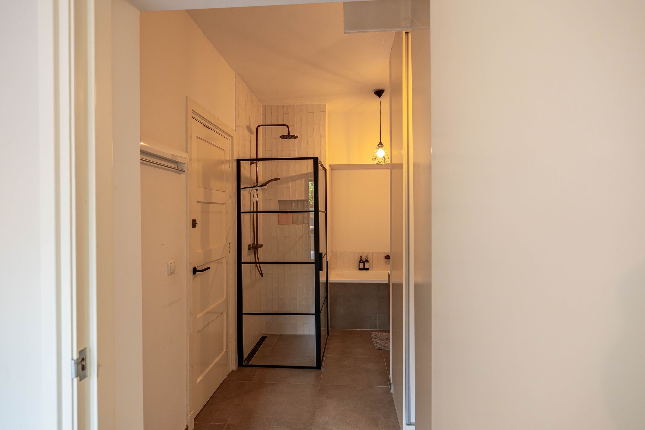 Photo 21 of Ambonstraat 16