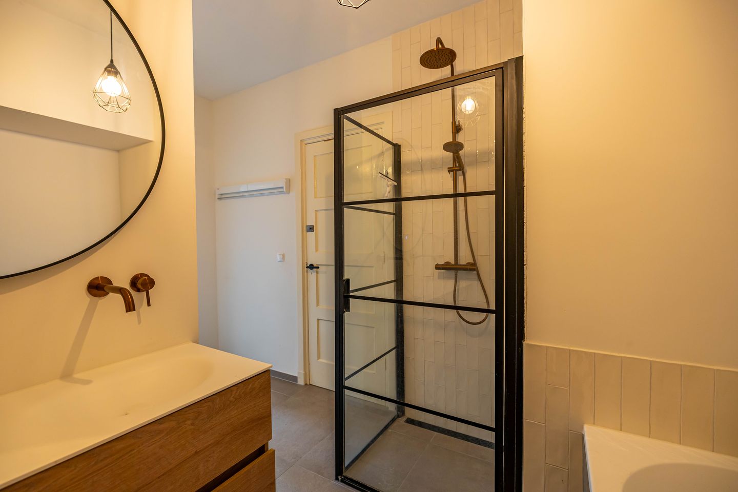 Photo 25 of Ambonstraat 16