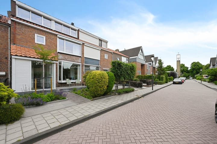 Photo 4 of Henriëtte Roland Holststraat 19