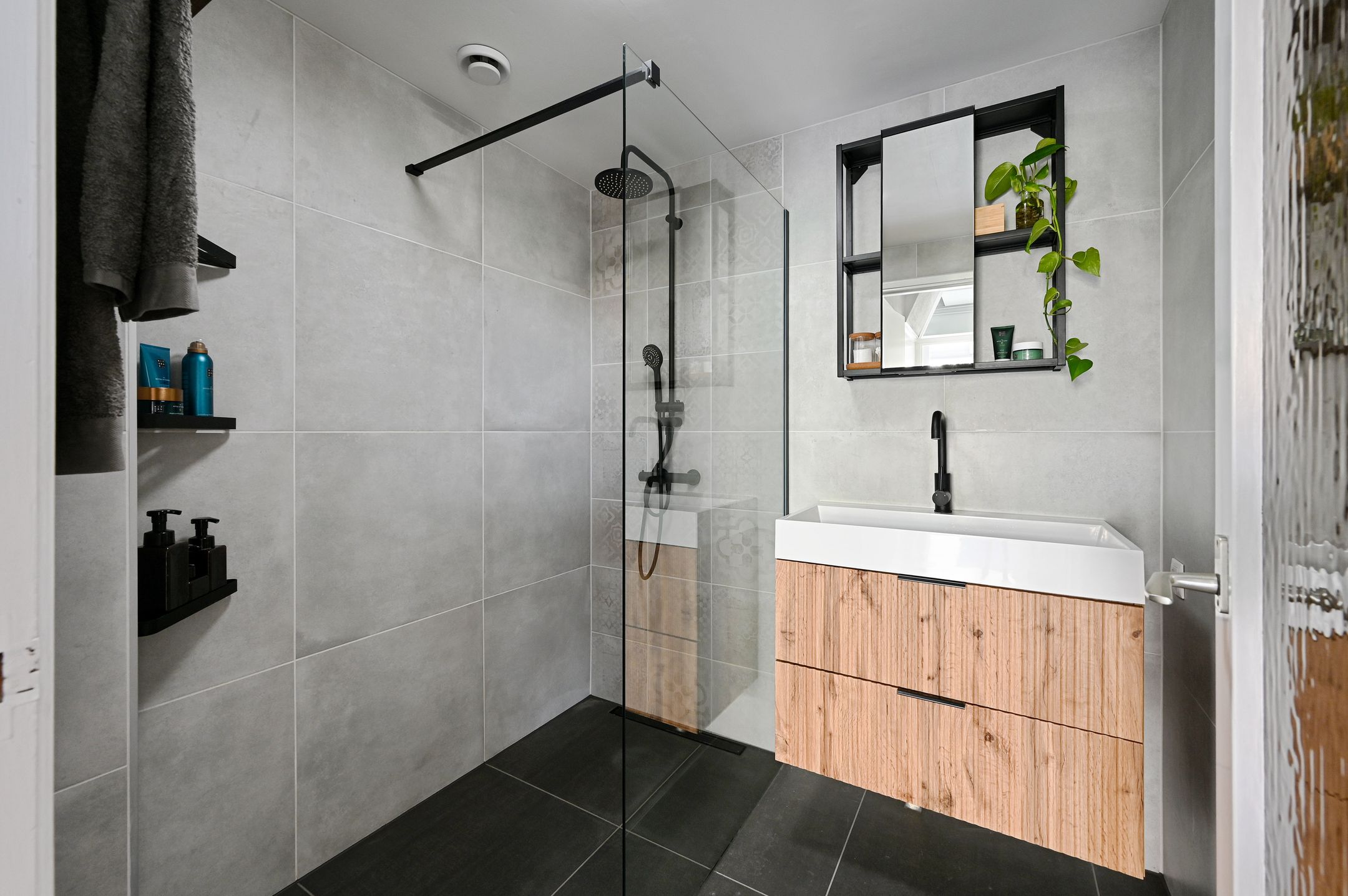 Photo 21 of Henriëtte Roland Holststraat 19