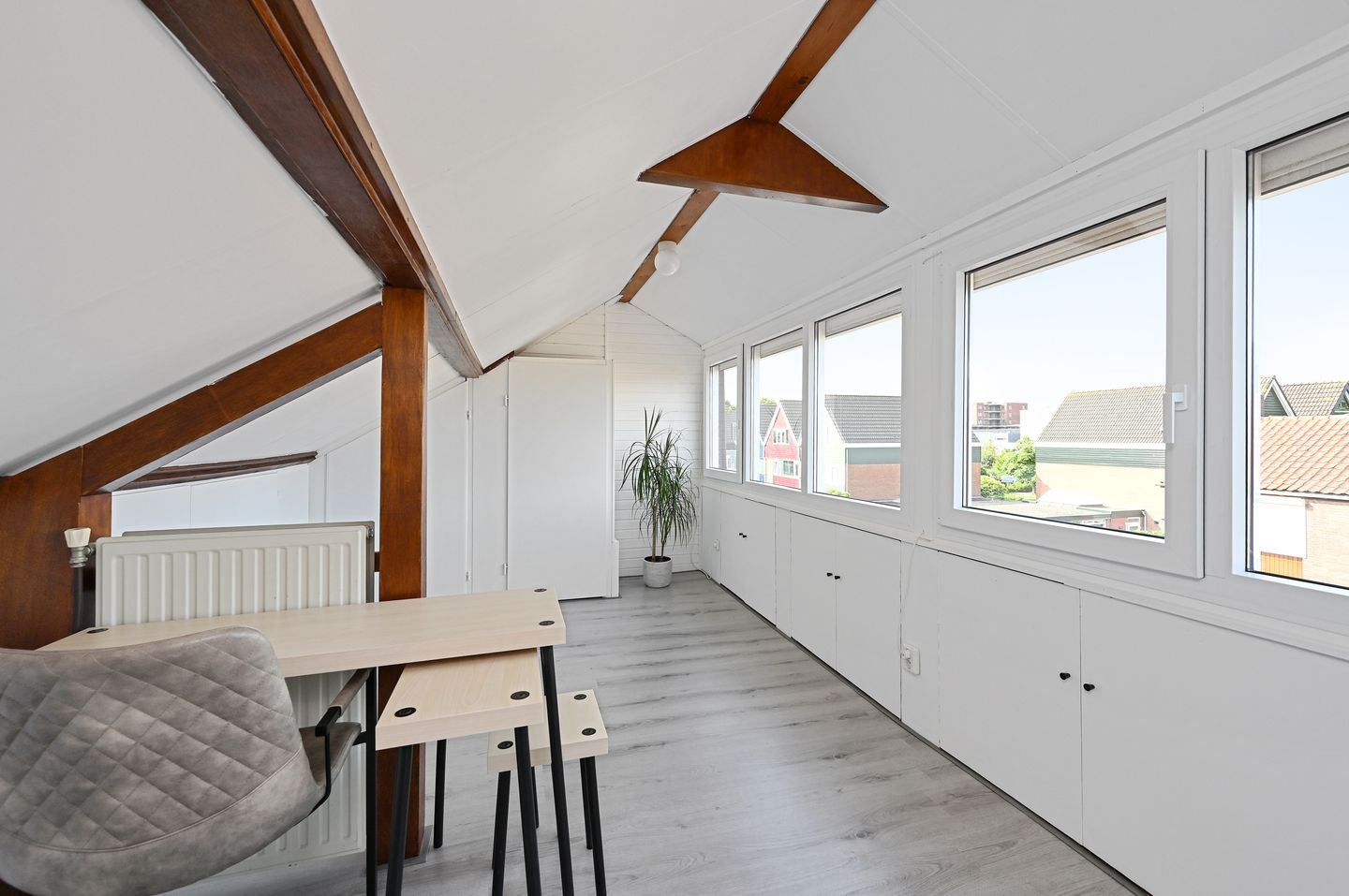 Photo 34 of Henriëtte Roland Holststraat 19