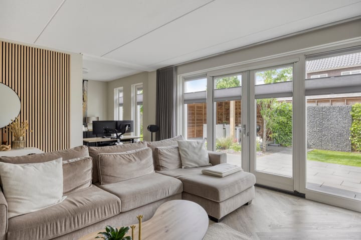 Foto 7 van Van Velthuizenerf 14