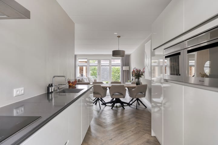 Foto 9 van Van Velthuizenerf 14