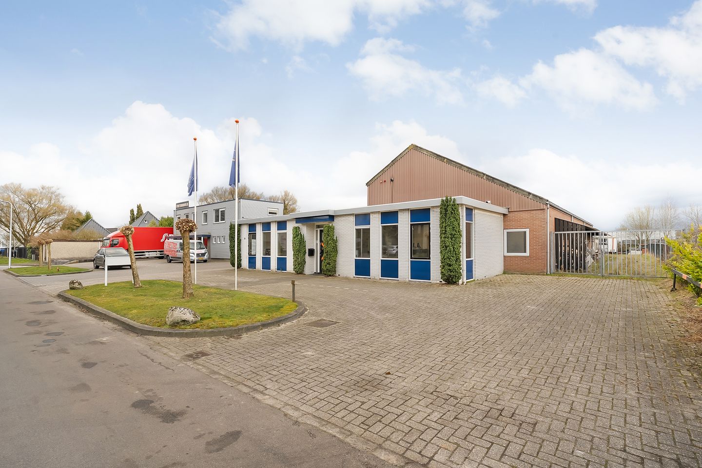 Bekijk foto 1 van Siemensstraat 11