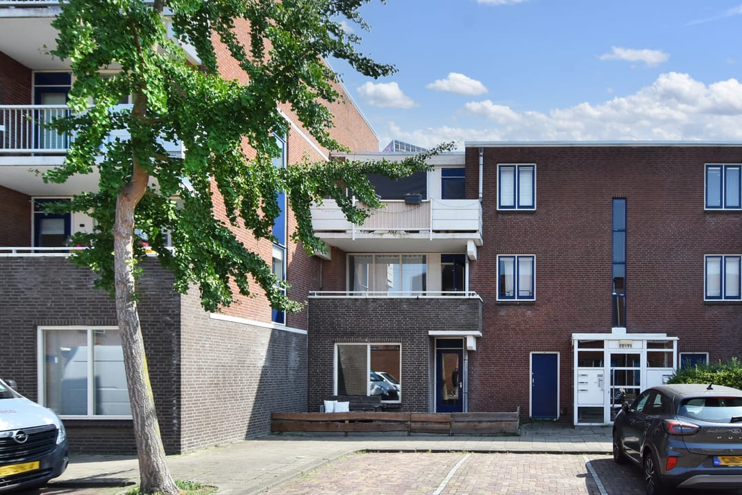 Foto 2 van Charlotte de Bourbonstraat 88