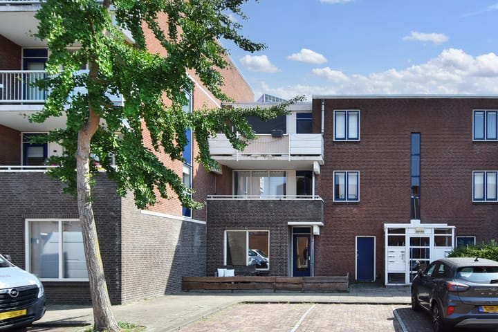 Foto 2 van Charlotte de Bourbonstraat 88