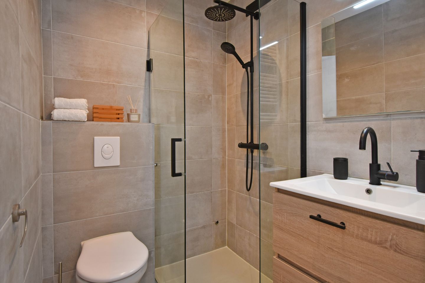 Foto 25 van Charlotte de Bourbonstraat 88