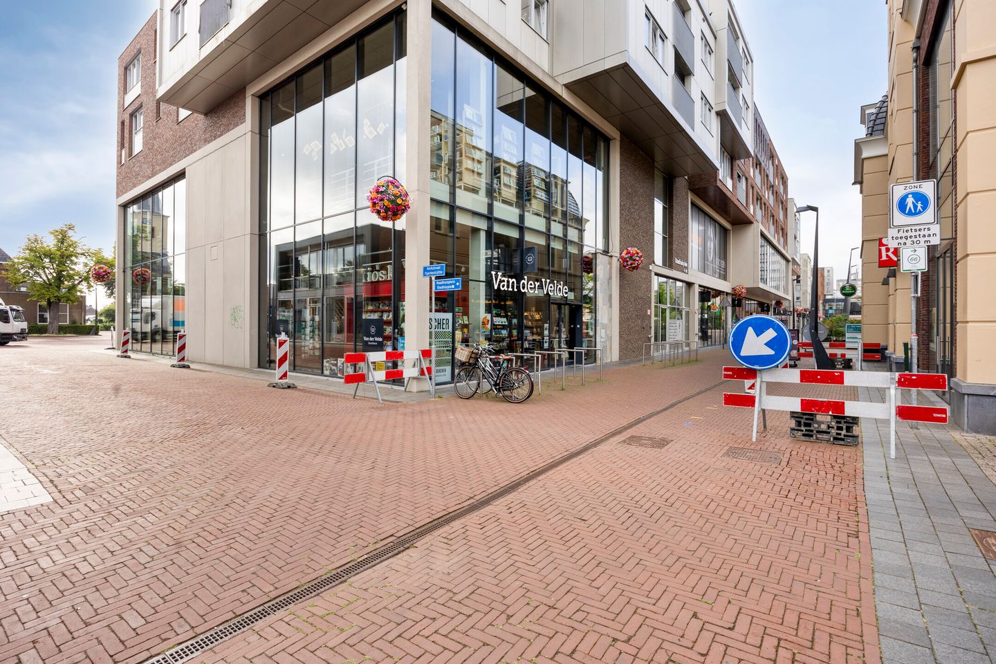 Foto 25 van Raadhuisplein 10