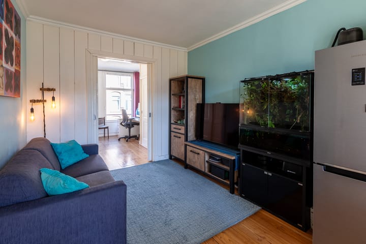 Photo 6 of Van der Hoopstraat 111-2