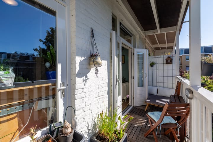 Photo 12 of Van der Hoopstraat 111-2