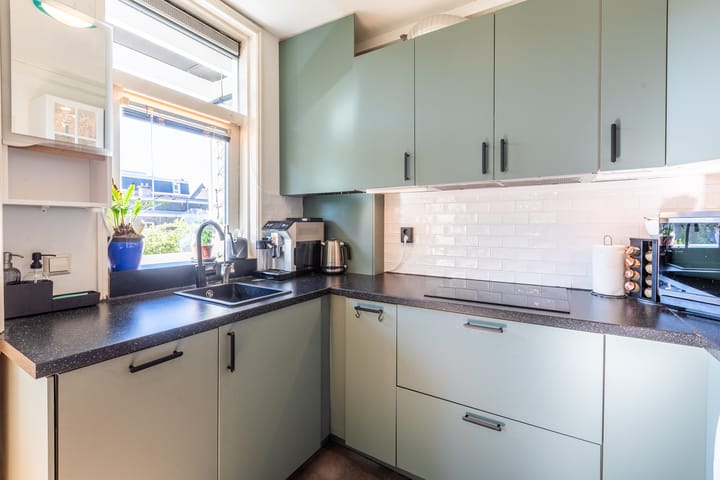 Photo 15 of Van der Hoopstraat 111-2