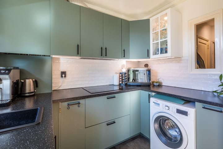 Photo 16 of Van der Hoopstraat 111-2