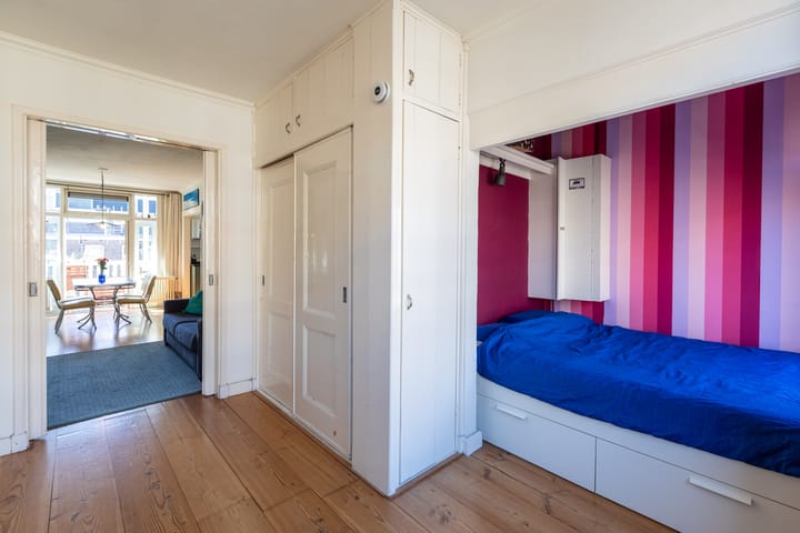 Photo 19 of Van der Hoopstraat 111-2