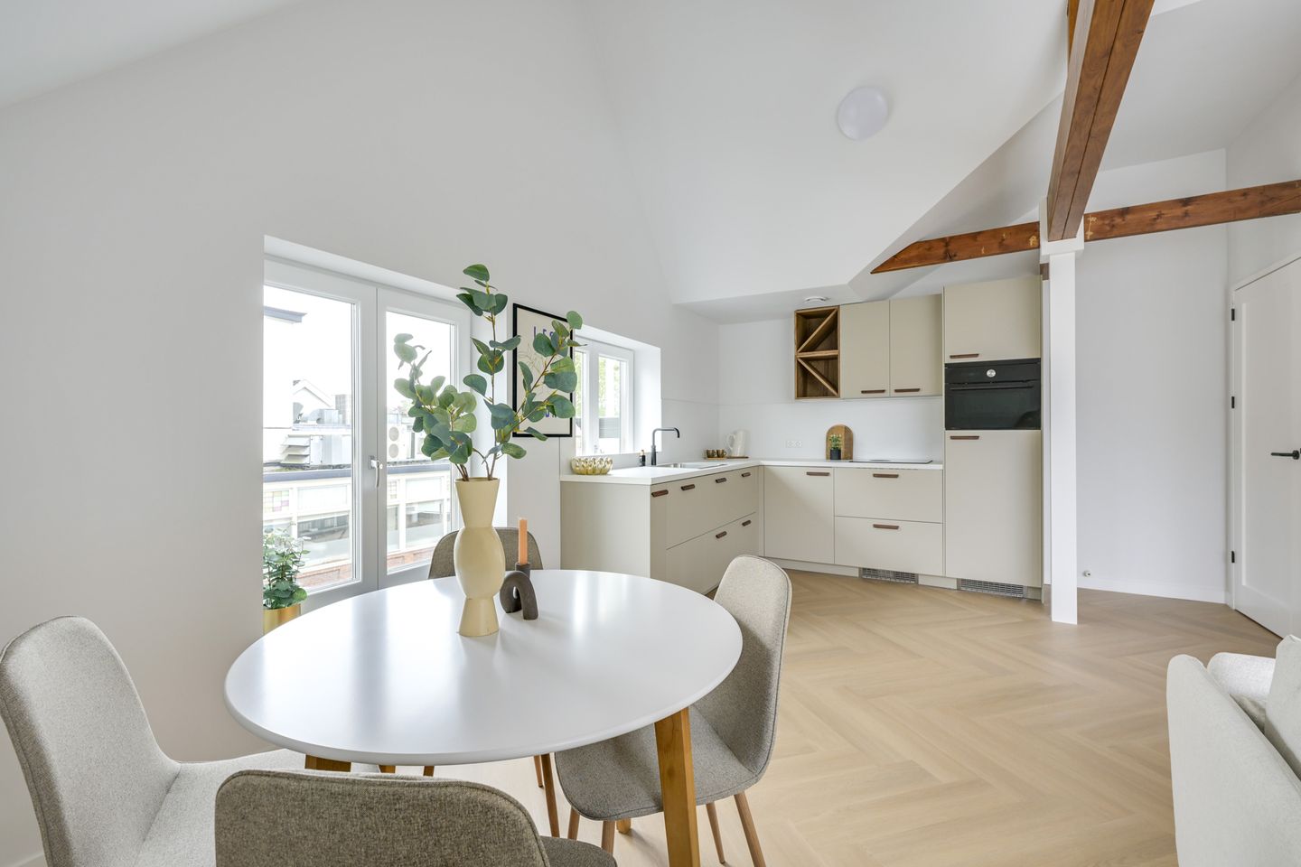 Foto 10 van Dorpsplein 6-A