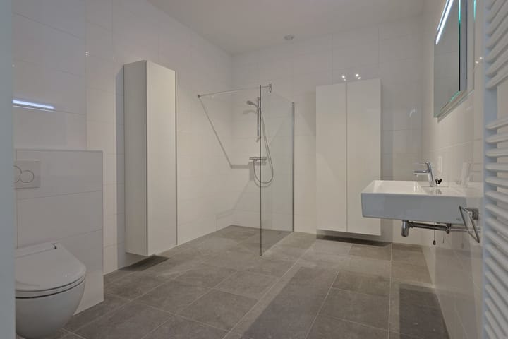 Photo 12 of Peter Schatstraat 97