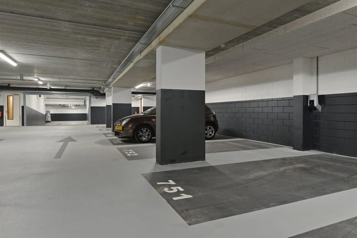 Photo 18 of Peter Schatstraat 97