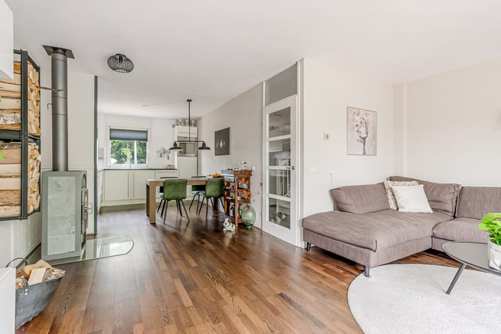 Photo 11 of Waalstraat 151