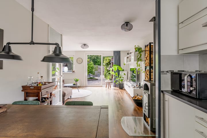 Photo 16 of Waalstraat 151