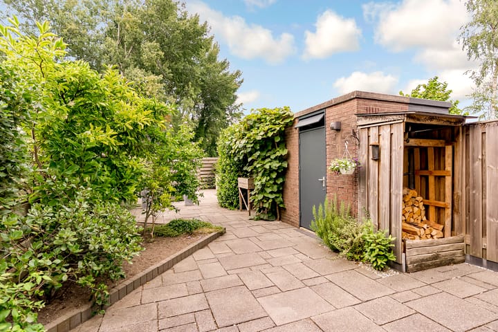 Photo 35 of Waalstraat 151