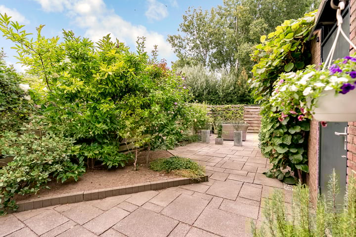 Photo 36 of Waalstraat 151