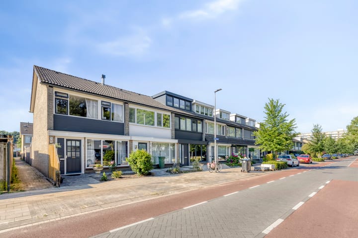 Foto 2 van Baronielaan 1