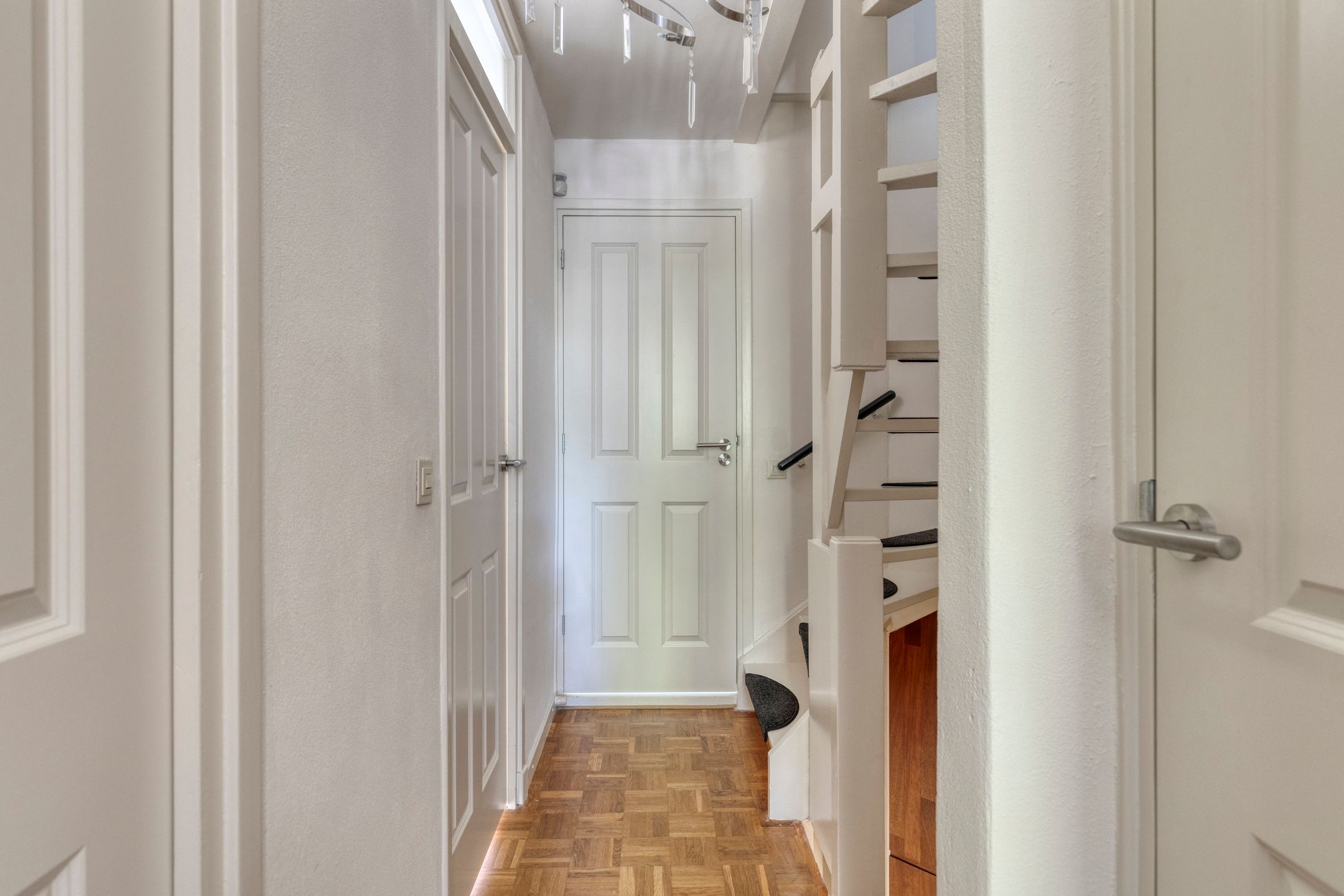 Foto 12 van Baronielaan 1