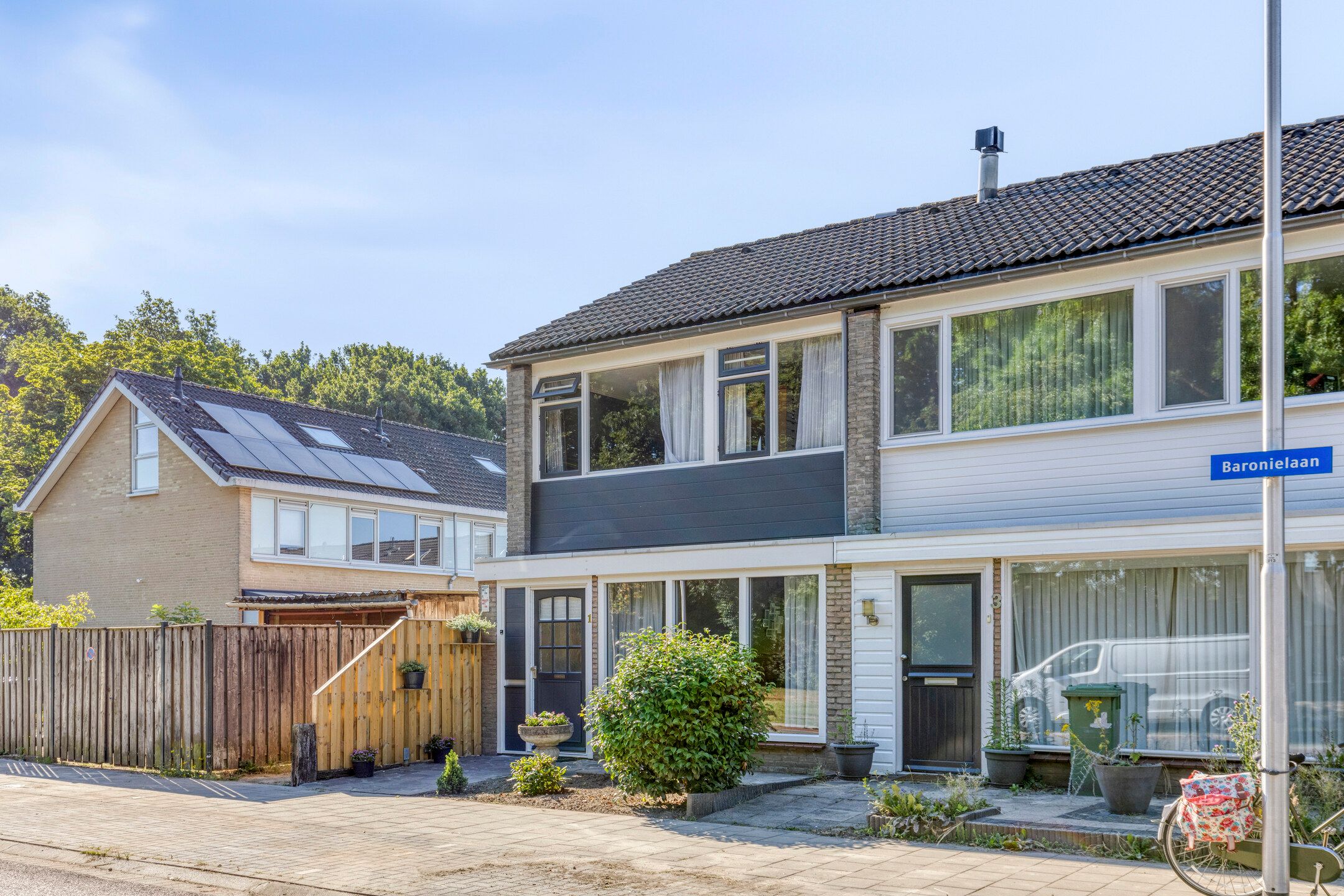 Foto 30 van Baronielaan 1