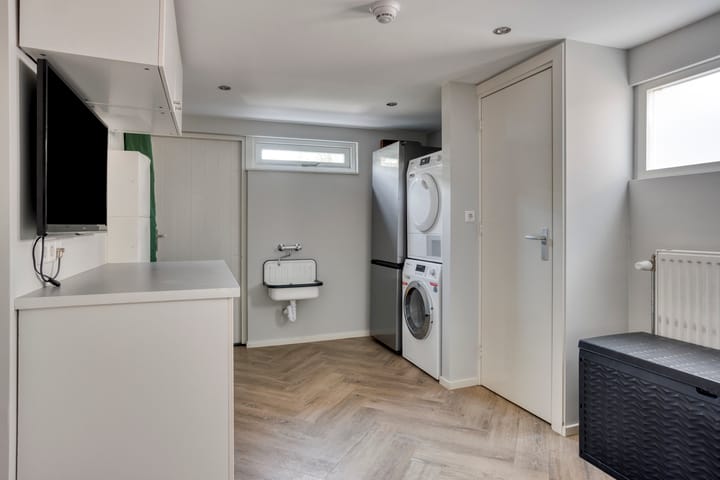 Photo 19 of Jan Sluijtersstraat 11