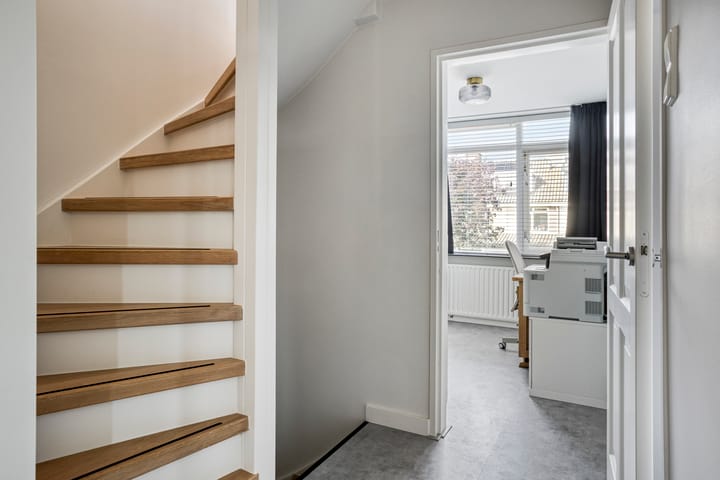 Photo 21 of Jan Sluijtersstraat 11