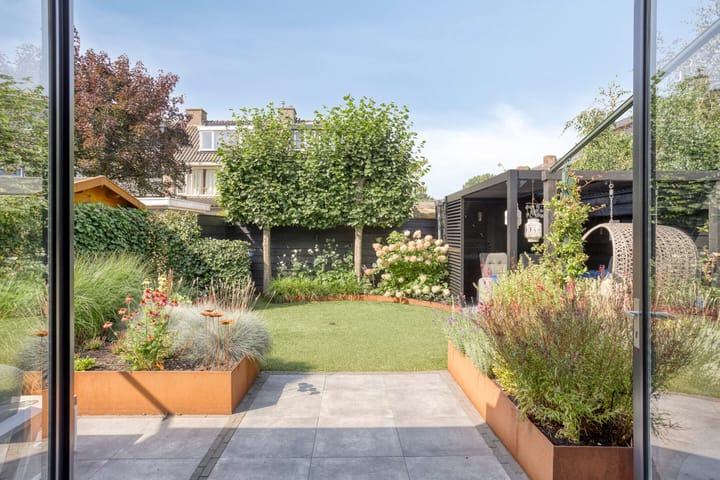 Photo 37 of Jan Sluijtersstraat 11