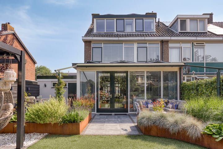 Photo 40 of Jan Sluijtersstraat 11