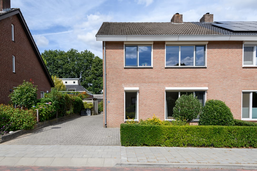 Foto 1 van Albert Schweitzerstraat 21