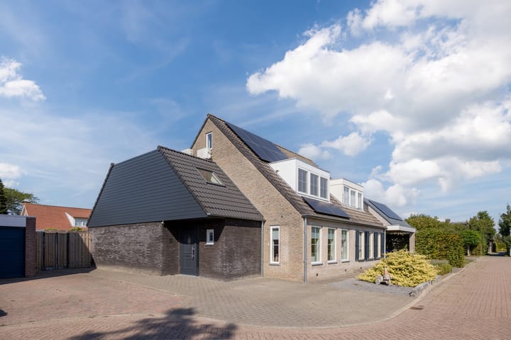 Photo 42 of Oosthof 5-A