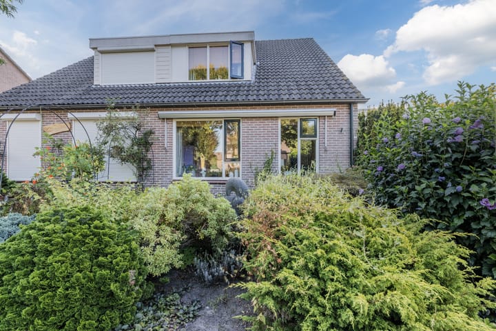 Foto 46 van Willem Alexanderlaan 75