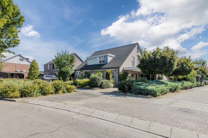 Foto 49 van Willem Alexanderlaan 75