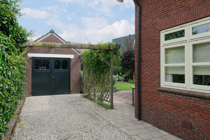 Photo 3 of Worker Landen 16-A