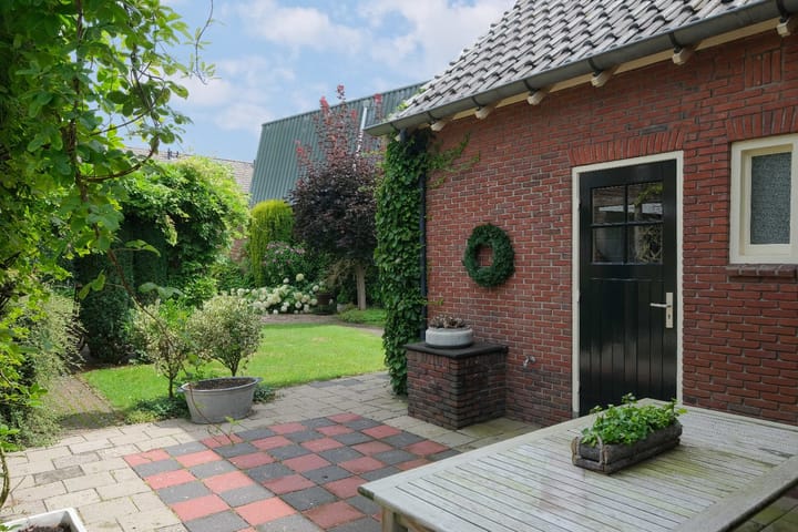 Photo 4 of Worker Landen 16-A