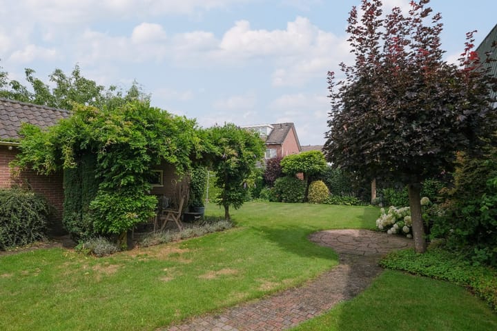 Photo 6 of Worker Landen 16-A