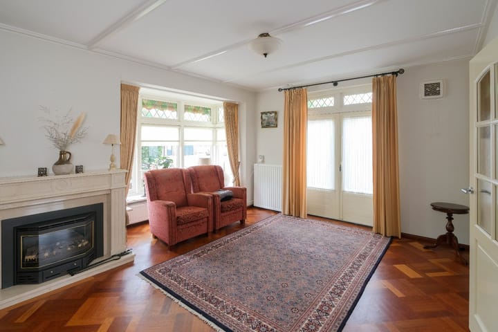 Photo 16 of Worker Landen 16-A