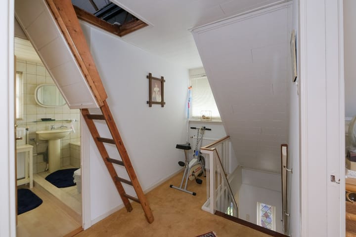 Photo 28 of Worker Landen 16-A