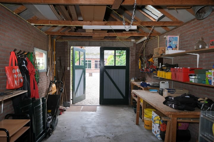 Photo 31 of Worker Landen 16-A