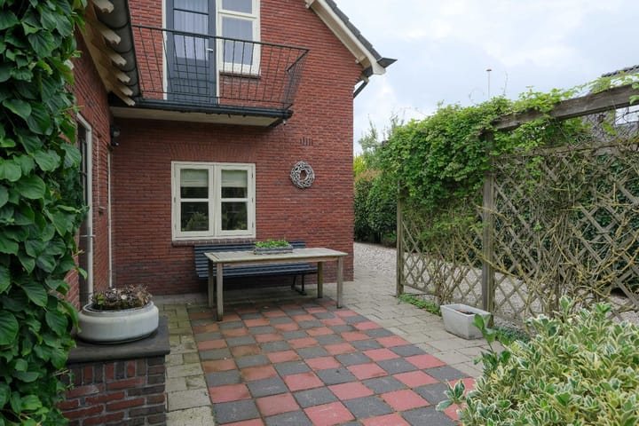 Photo 12 of Worker Landen 16-A