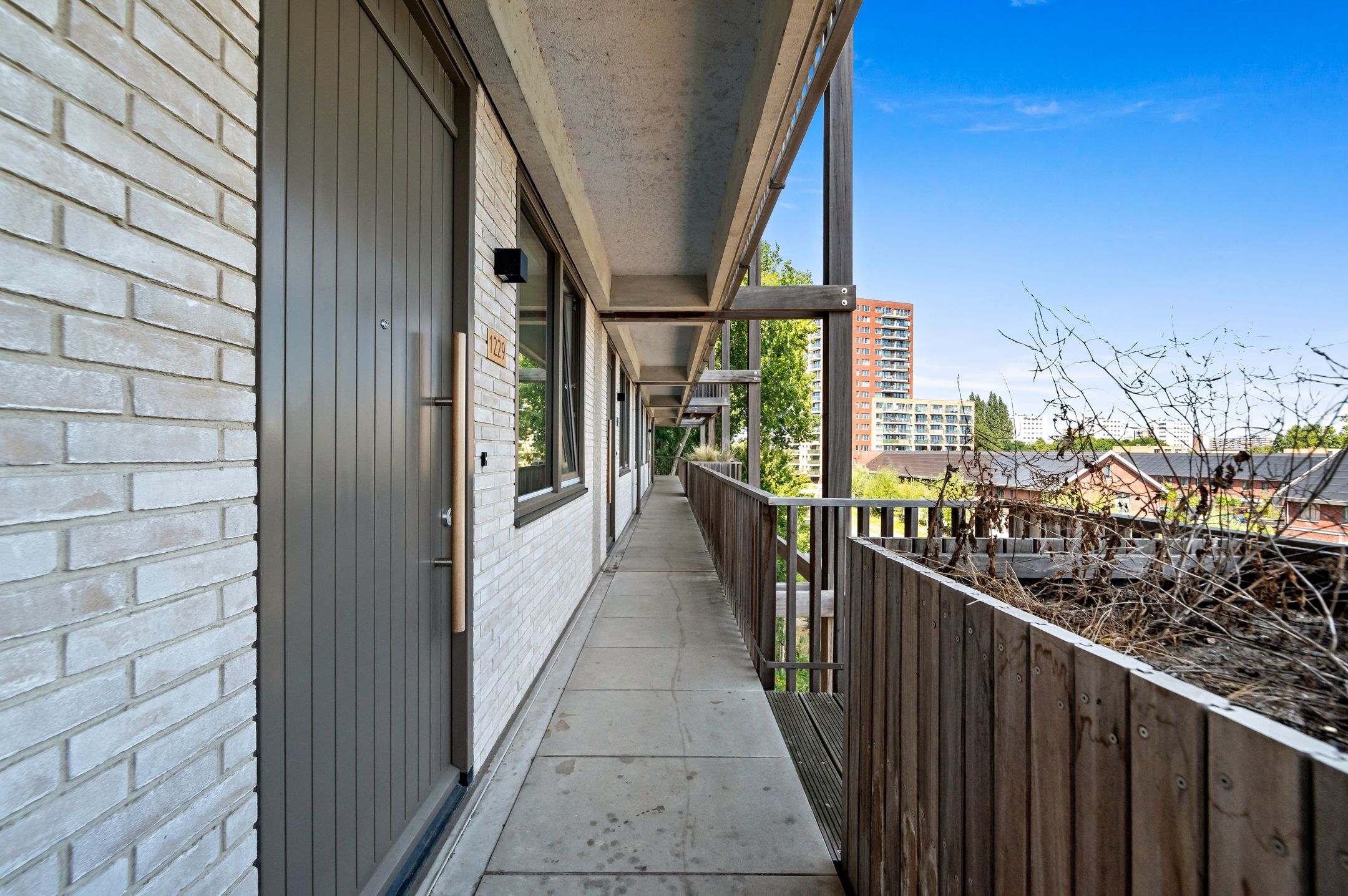 Foto 12 van Leyweg 1229