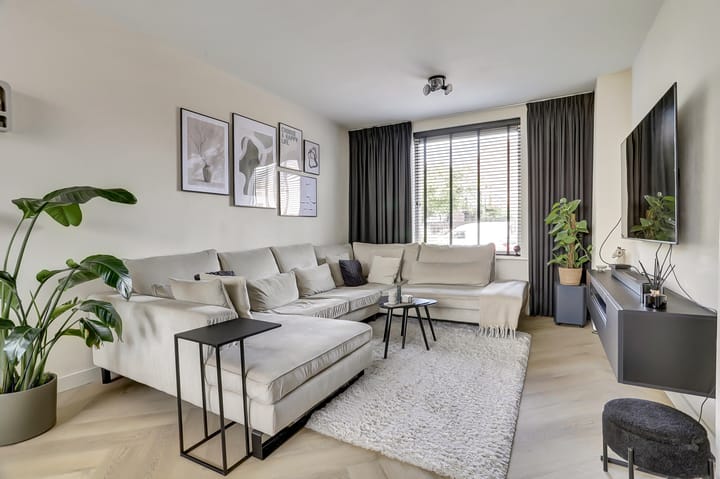 Photo 3 of Gerrit van der Veenstraat 25