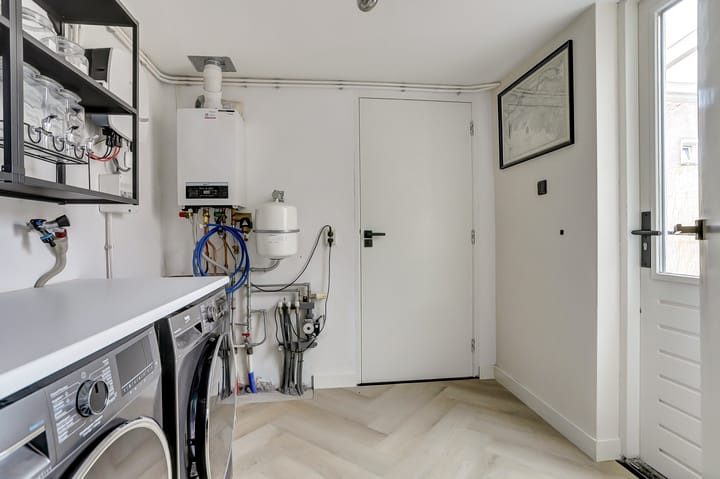 Photo 14 of Gerrit van der Veenstraat 25