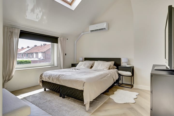 Photo 18 of Gerrit van der Veenstraat 25