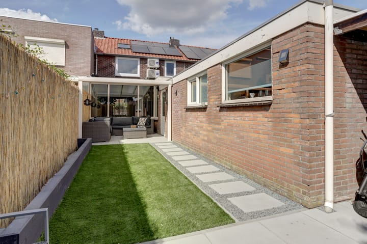 Photo 31 of Gerrit van der Veenstraat 25