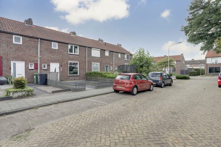 Photo 37 of Gerrit van der Veenstraat 25