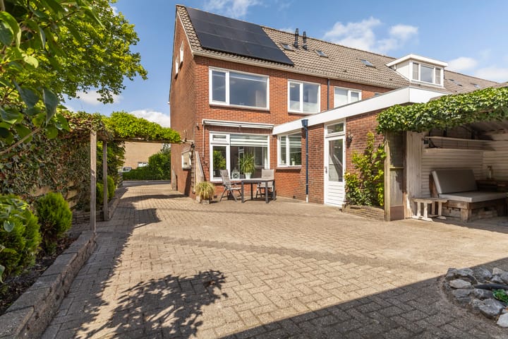 Photo 4 of Sixmastins 2