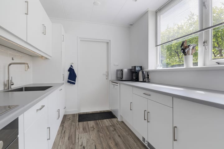 Photo 33 of Sixmastins 2